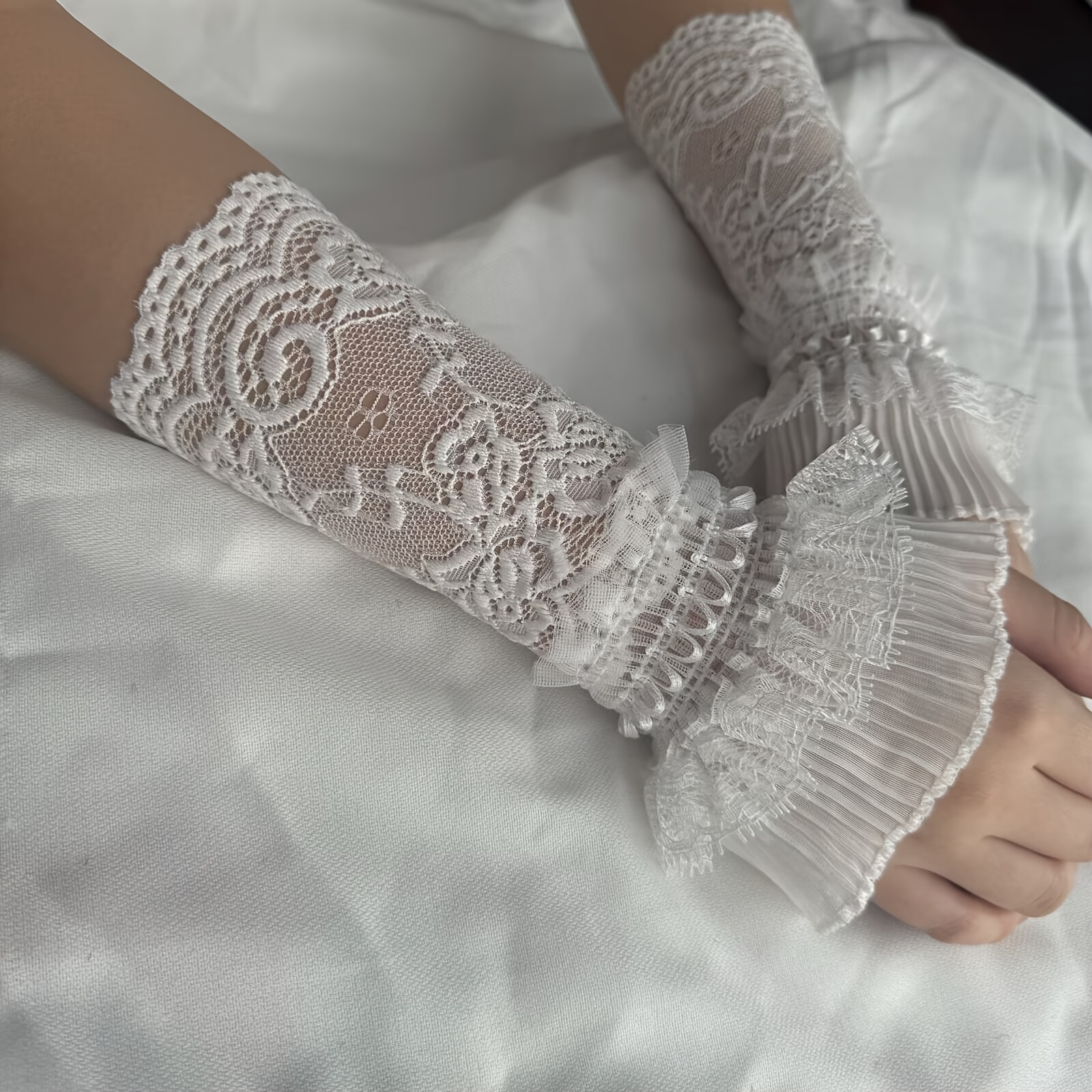 Lace Hollow Wrist Covers Trump - Men Accessories Wrist ulasan dan harga